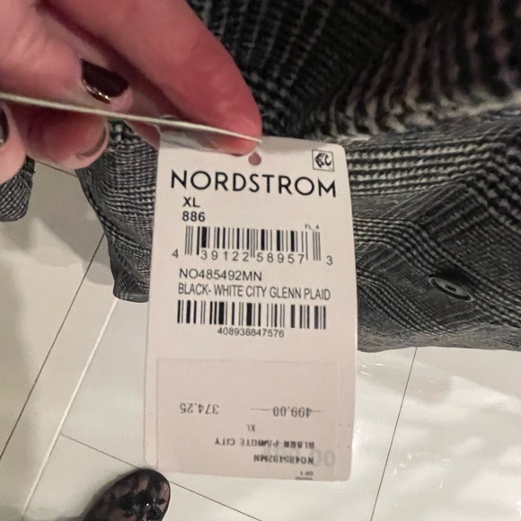 NEW Woman’s Long Houndstooth Coat from Nordstrom - Picture 3 of 4